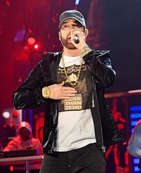 taylor-swift-eminem-2021-scaled
